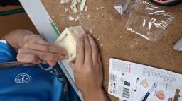 Studenti třetích ročníků při tvorbě