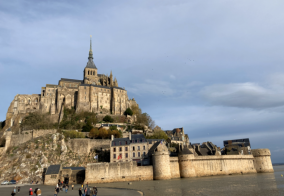 krásné pobřeží Atlantiku klášter Mont-Saint-Michel