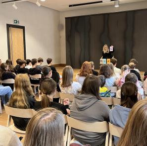 beseda se spisovatelkou Zuzanou Dostálovou