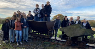 procházka okolím u ubytování v Relais de Misengrain u dolu na modrou břidlici
