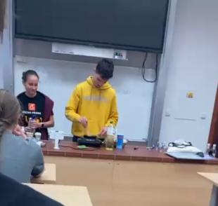 Navštívili nás z VŠCHT – hodina moderní chemie