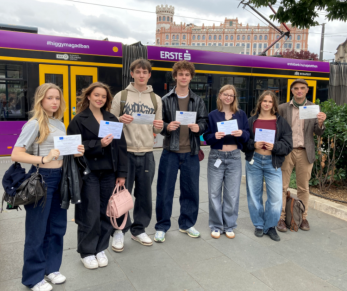 s certifikáty na náměstí s certifikáty na náměstí