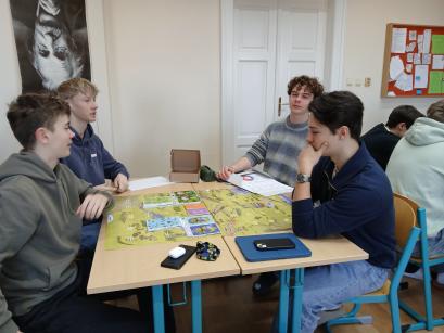 Studenti 2.A řeší problém