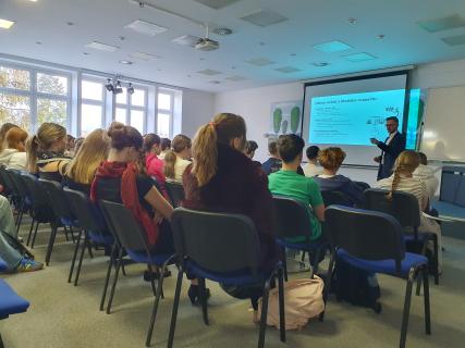 Přednáška o finanční gramotnosti  pro třídy 1. A, 1. B