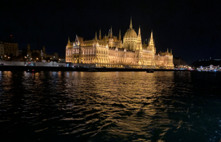 parlament během plavby po Dunaji