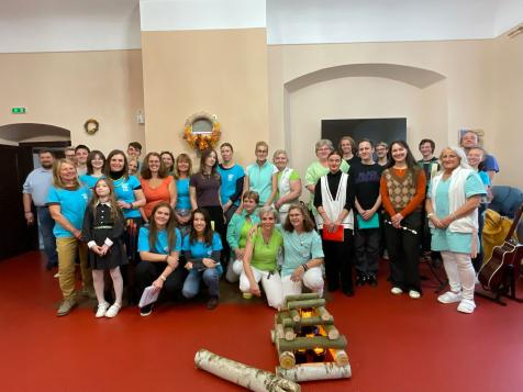 Společná fotografie - ADRA dobrovolníci a personál DpS Světlo Drhovle 25.10.2025