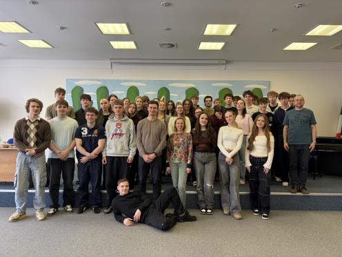 Takřka všichni účastníci v aule.