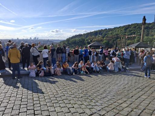 Krátká pauza před návštěvou Vladislavského sálu 