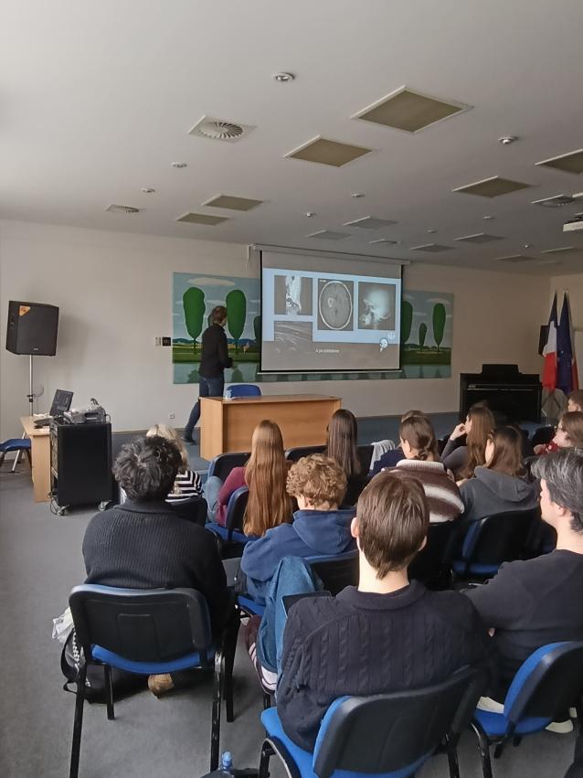 Přednáška z neurologie: Nahlédnutí do světa medicíny