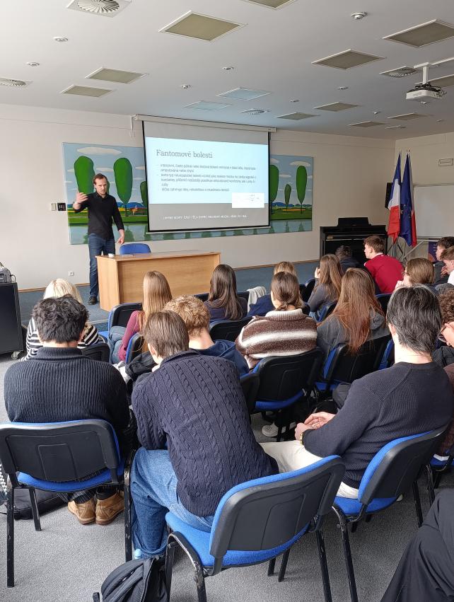 Přednáška z neurologie: Nahlédnutí do světa medicíny