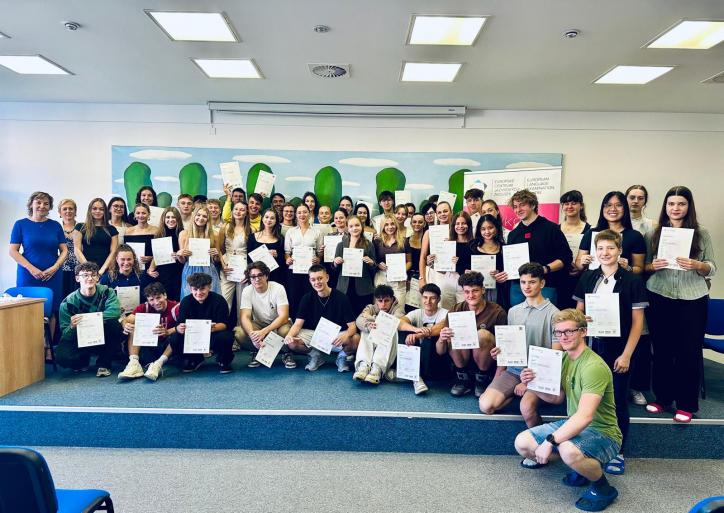 Předávání jazykových certifikátů