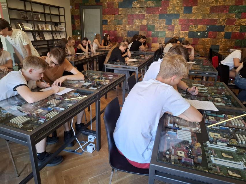 1.A při práci ve dvojicích