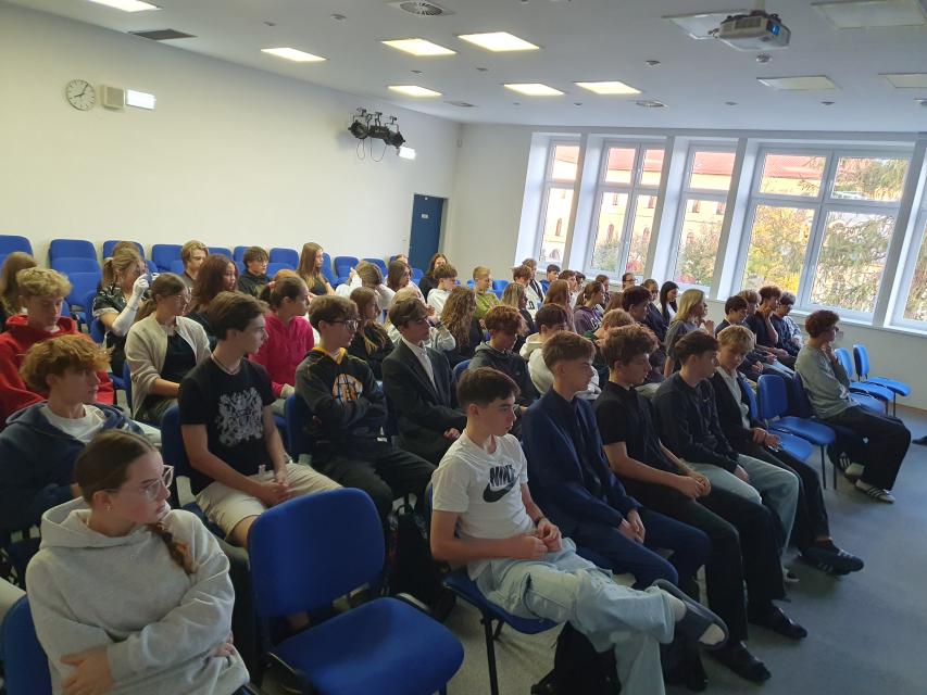 Přednáška o finanční gramotnosti  pro třídy 1. A, 1. B