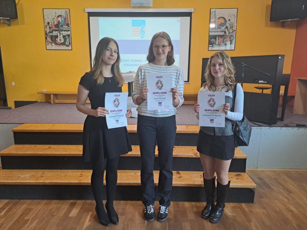 Veronika Štvánová, Julie Holická, Stela Šanderová